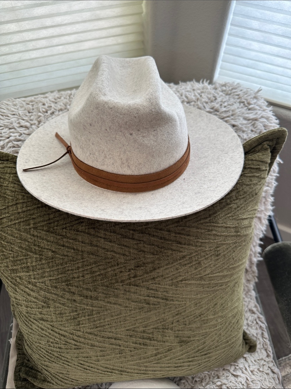 Aritzia Cream Felt Rancher Hat with Brown Band